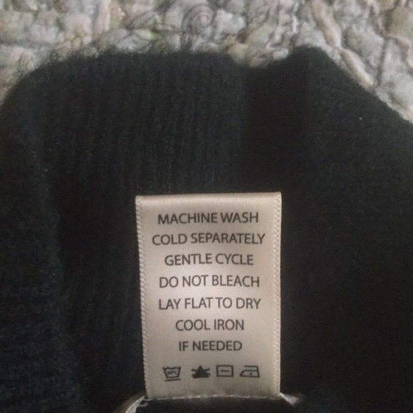 $ ⬇️Tunic Length Sweater or Dress in Delicious Classic Christmasy 🎄 Dark Green - Picture 6 of 8